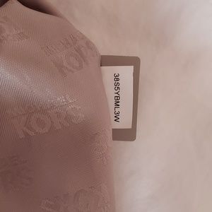 Michael Kors Bags - Michael Kors shoulder bag Michael Kors Bags - Michael Kors shoulder bag